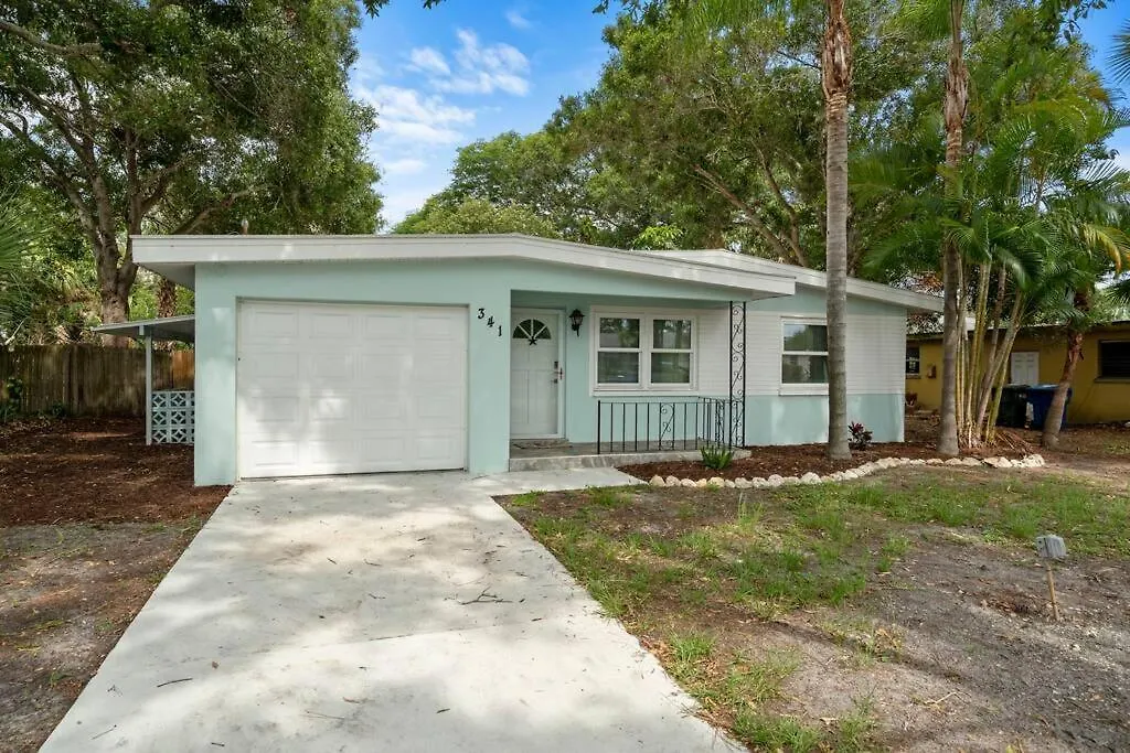 Blue Flamingo Paradise W/ Pool + Game Room + Grill + Fire Pit Largo United States