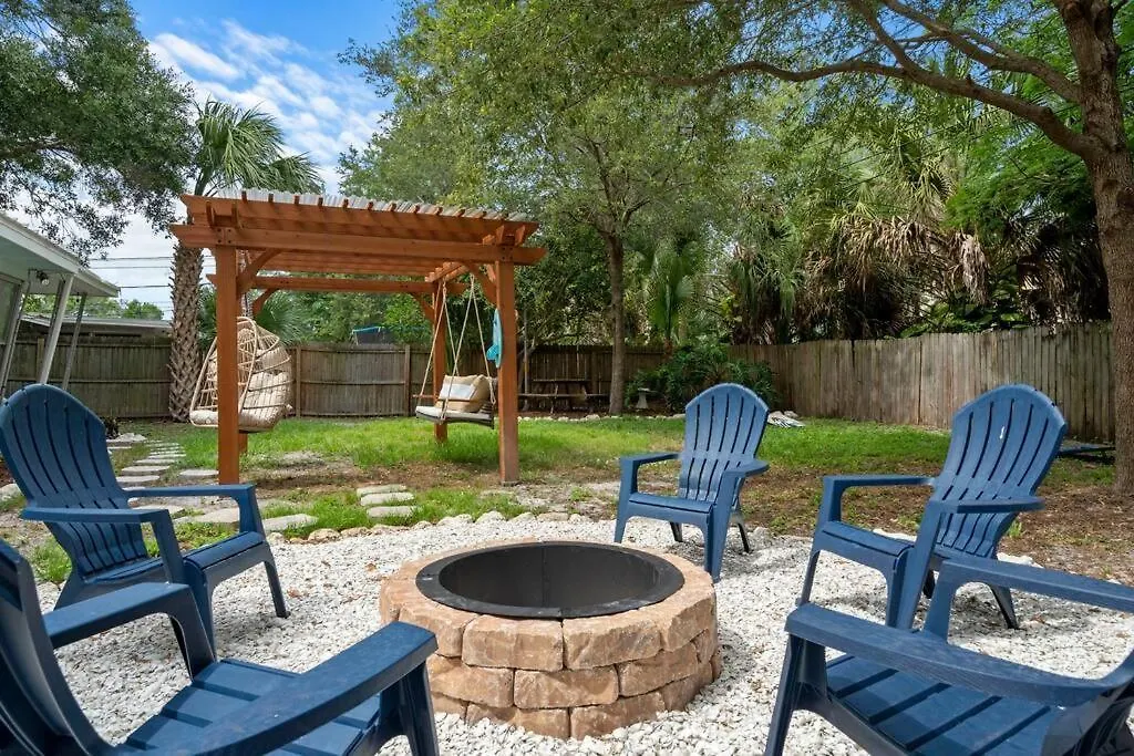 Blue Flamingo Paradise W/ Pool + Game Room + Grill + Fire Pit Largo 0*,  United States